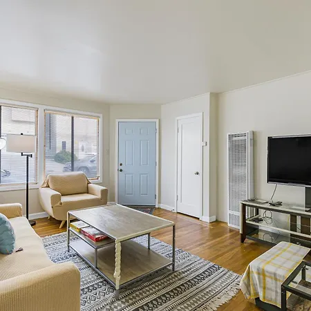 3 Bedroom House, Walkable To Bart, Free Parking, Views